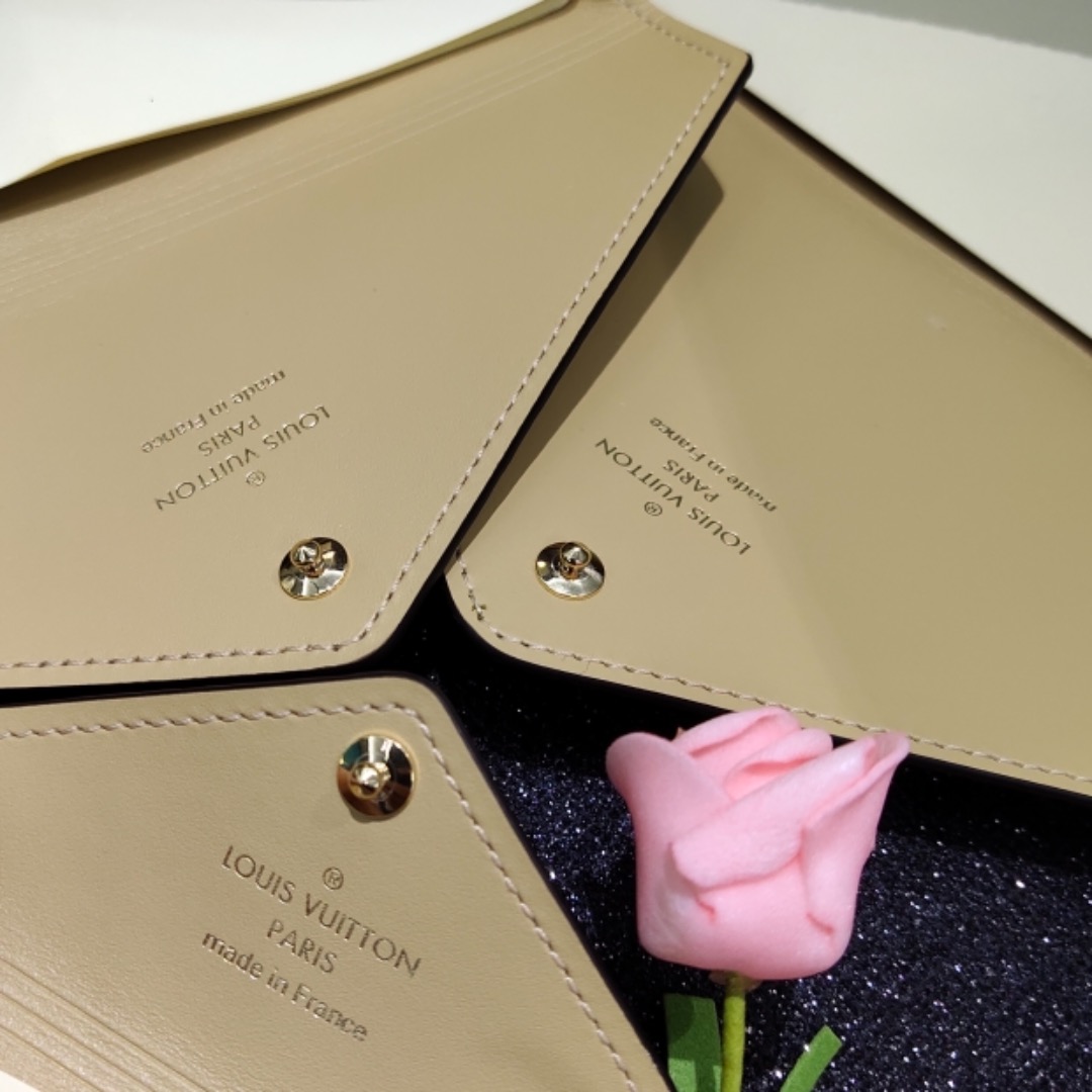 99新 lv 牛油果 绿 三合一 套娃 信封包_正奢奢侈品