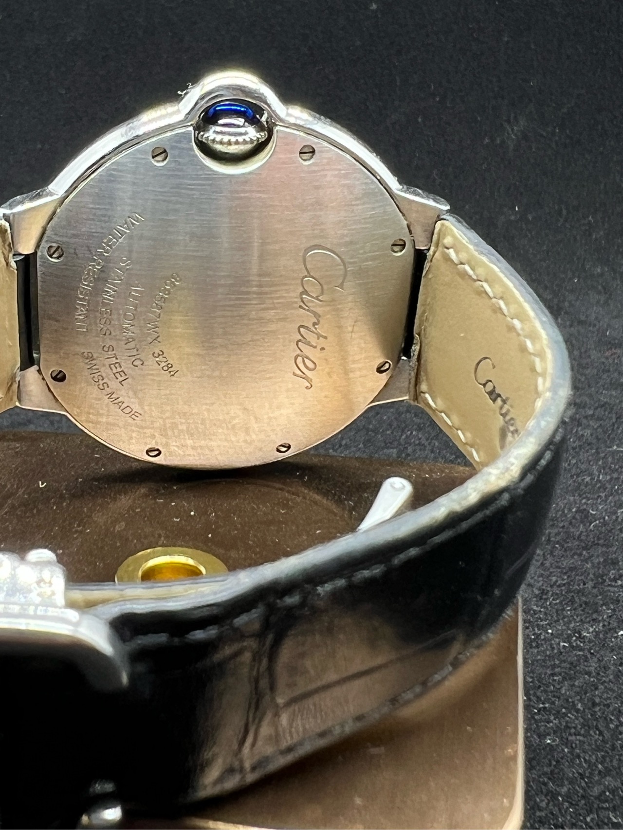 Реплики швейцарских часов-cartier официальный флаг
