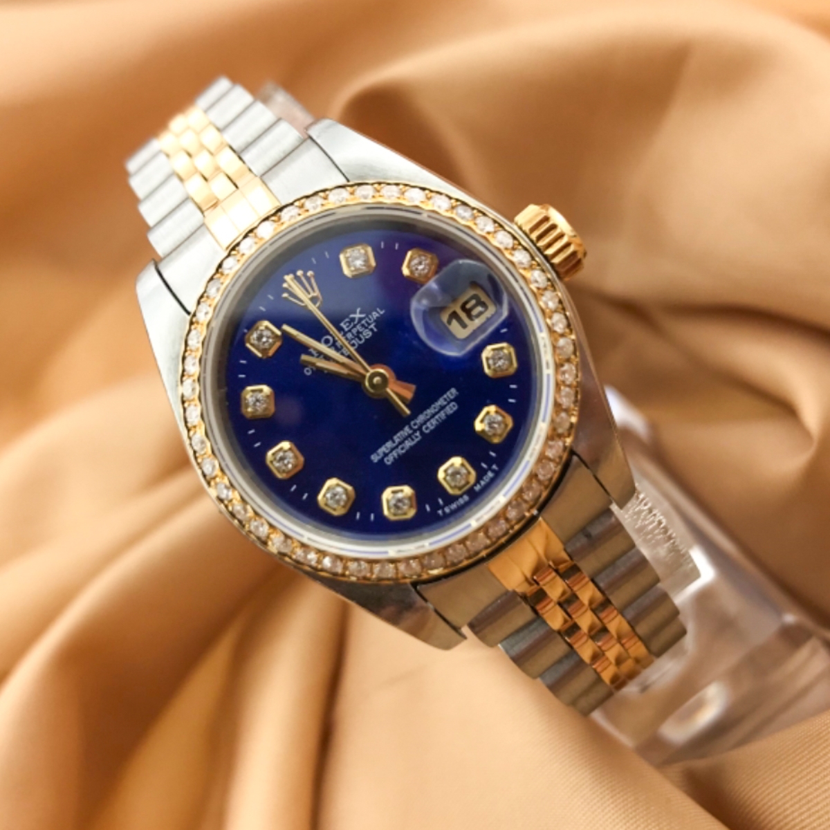 劳力士女表蓝盘后镶钻