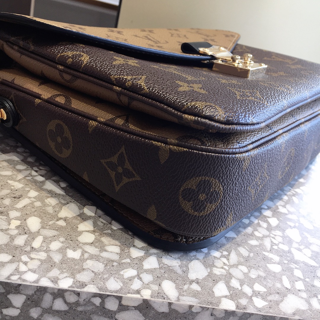 全新lv路易威登pochettemetis邮差包