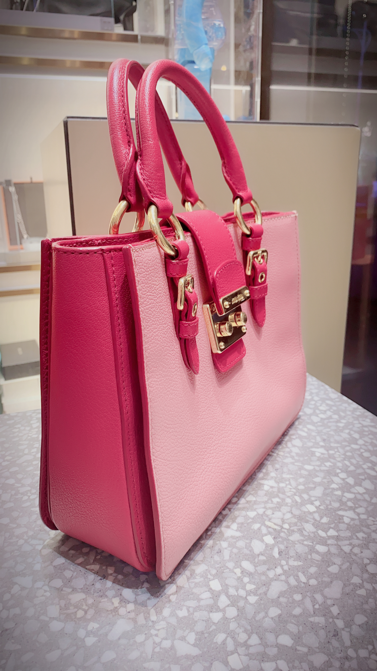 miumiu手提包粉色