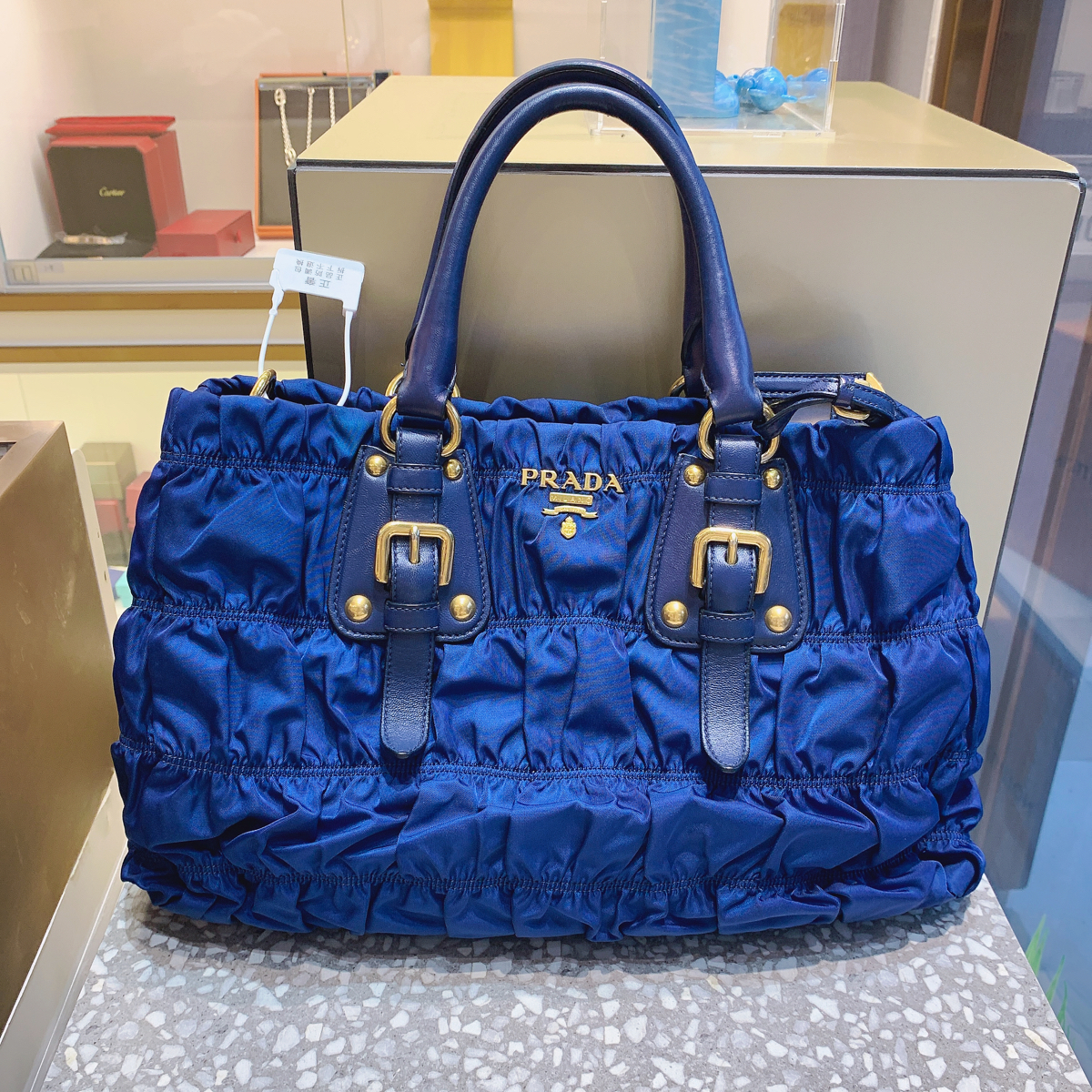 普拉达prada经典降落伞帆布褶皱包