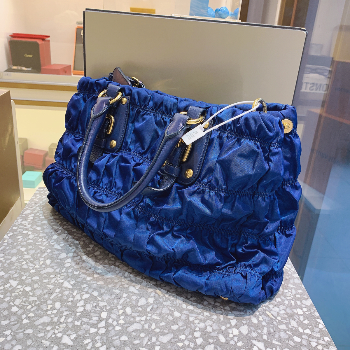 普拉达prada经典降落伞帆布褶皱包