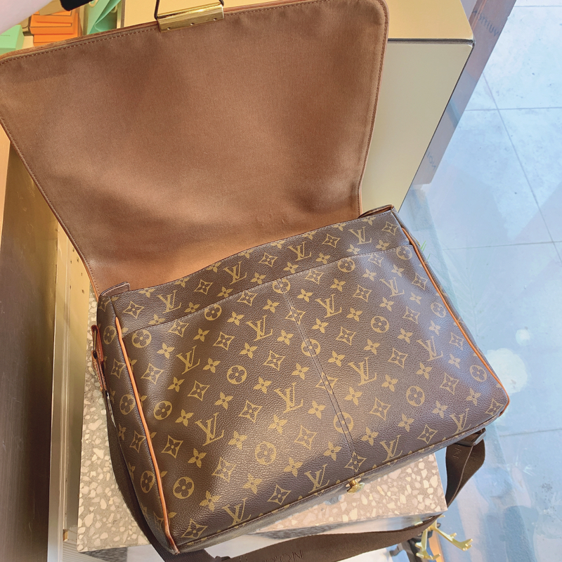 95新lv路易威登老花邮差包斜挎包男士